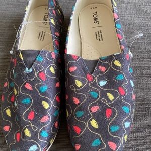 New! TOMS Christmas Tree Lights Holiday Slip On Shoes Women’s Flats